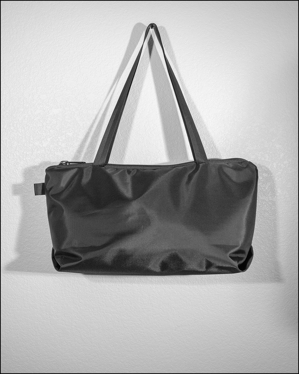 IGNOBLE Zip Tote 2.4.17